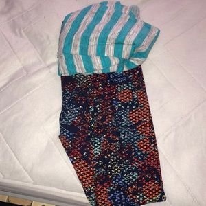 Lula Roe legging/tee set. Leggings OS & shirt L